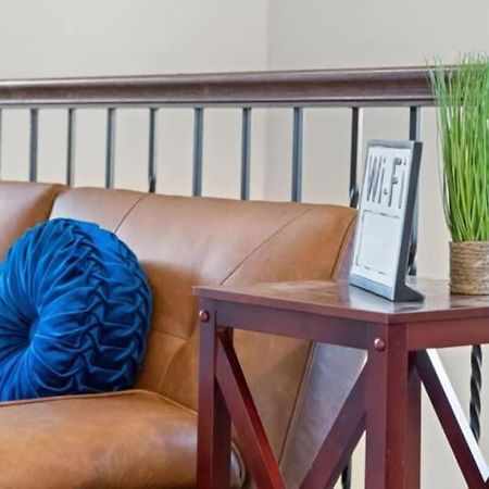 The Campbell Carriage House Apartment คลาร์กส์วิลล์ ภายนอก รูปภาพ
