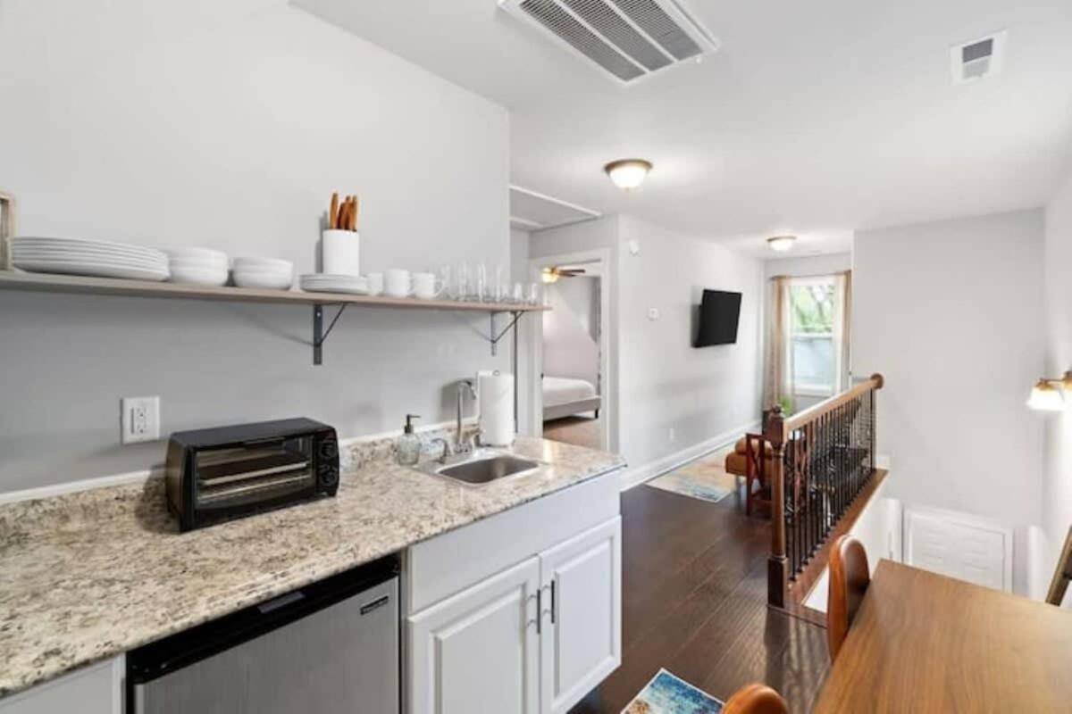 The Campbell Carriage House Apartment คลาร์กส์วิลล์ ภายนอก รูปภาพ