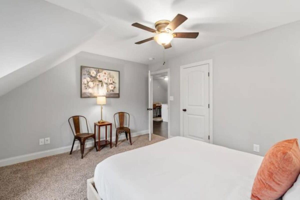 The Campbell Carriage House Apartment คลาร์กส์วิลล์ ภายนอก รูปภาพ