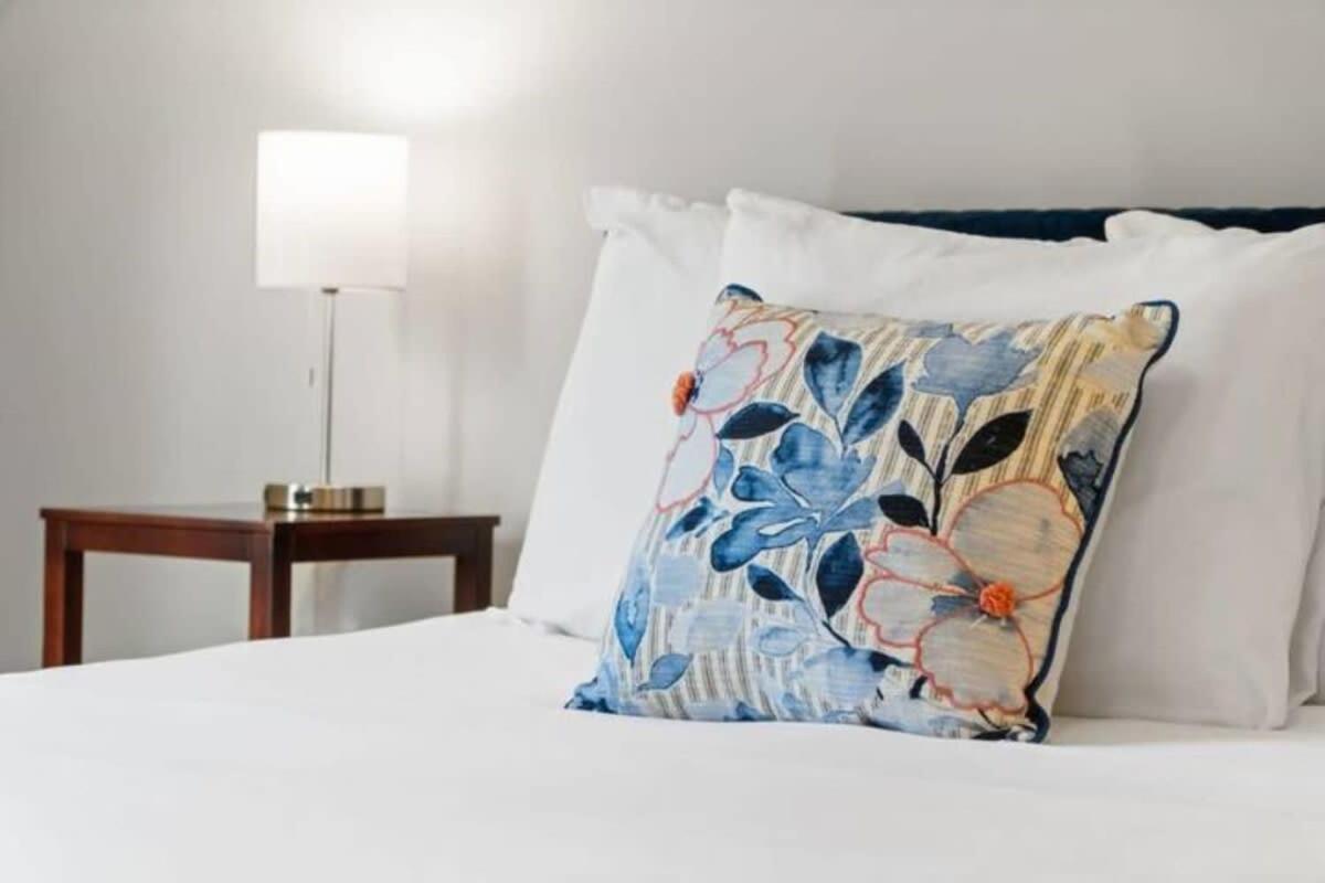The Campbell Carriage House Apartment คลาร์กส์วิลล์ ภายนอก รูปภาพ