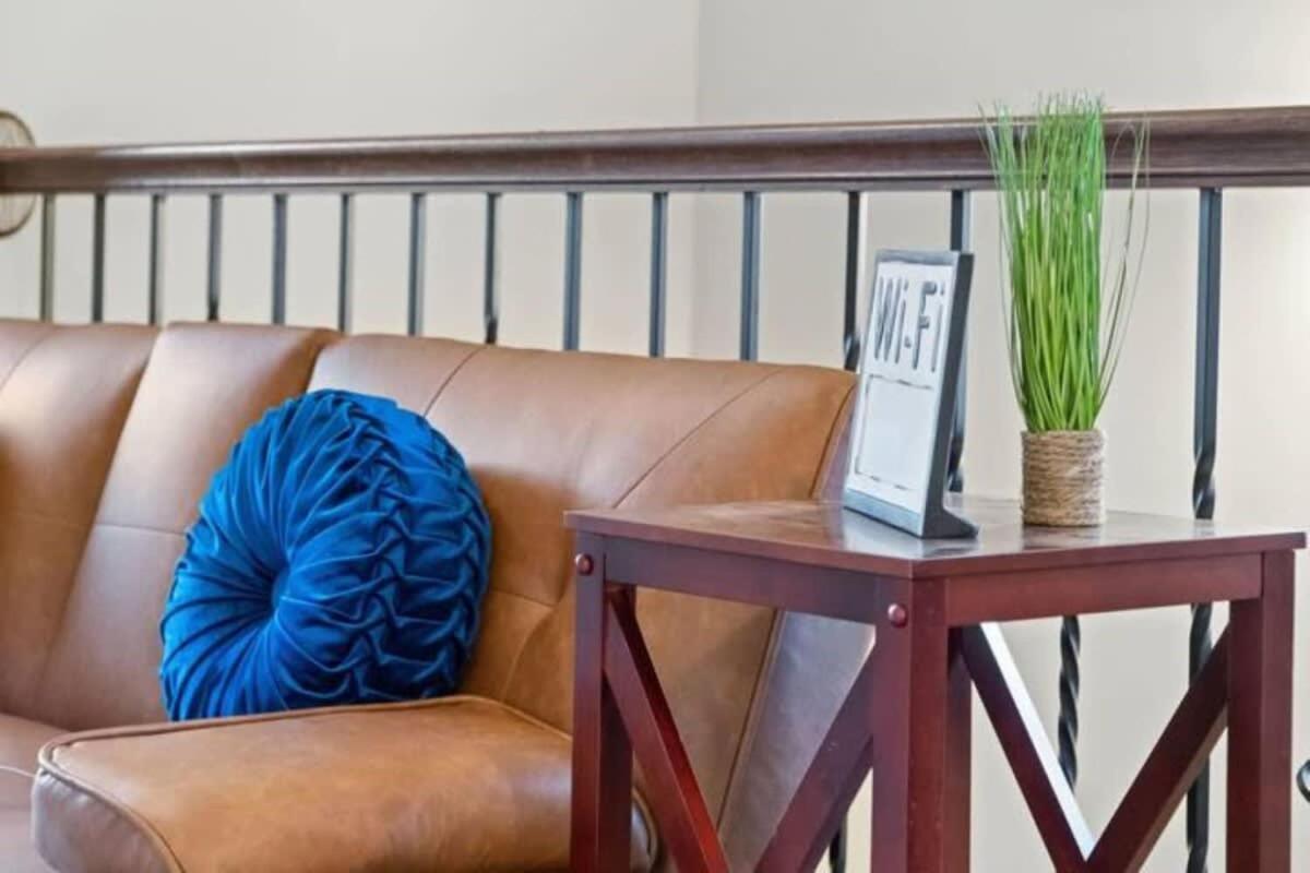 The Campbell Carriage House Apartment คลาร์กส์วิลล์ ภายนอก รูปภาพ