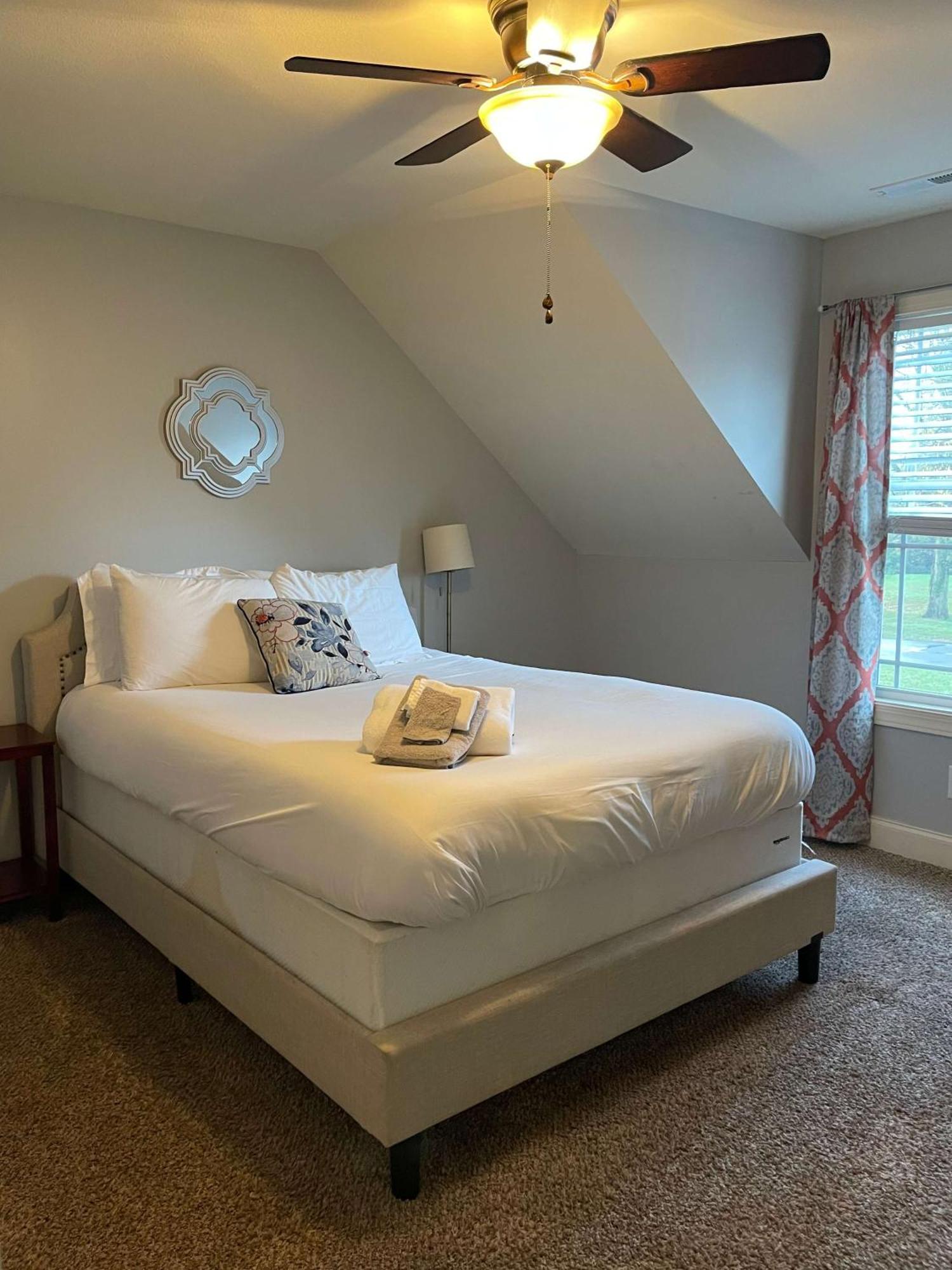 The Campbell Carriage House Apartment คลาร์กส์วิลล์ ภายนอก รูปภาพ