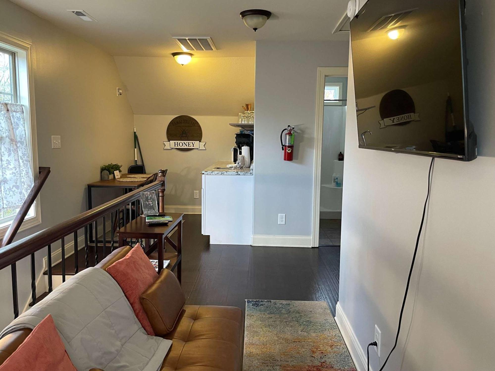 The Campbell Carriage House Apartment คลาร์กส์วิลล์ ภายนอก รูปภาพ