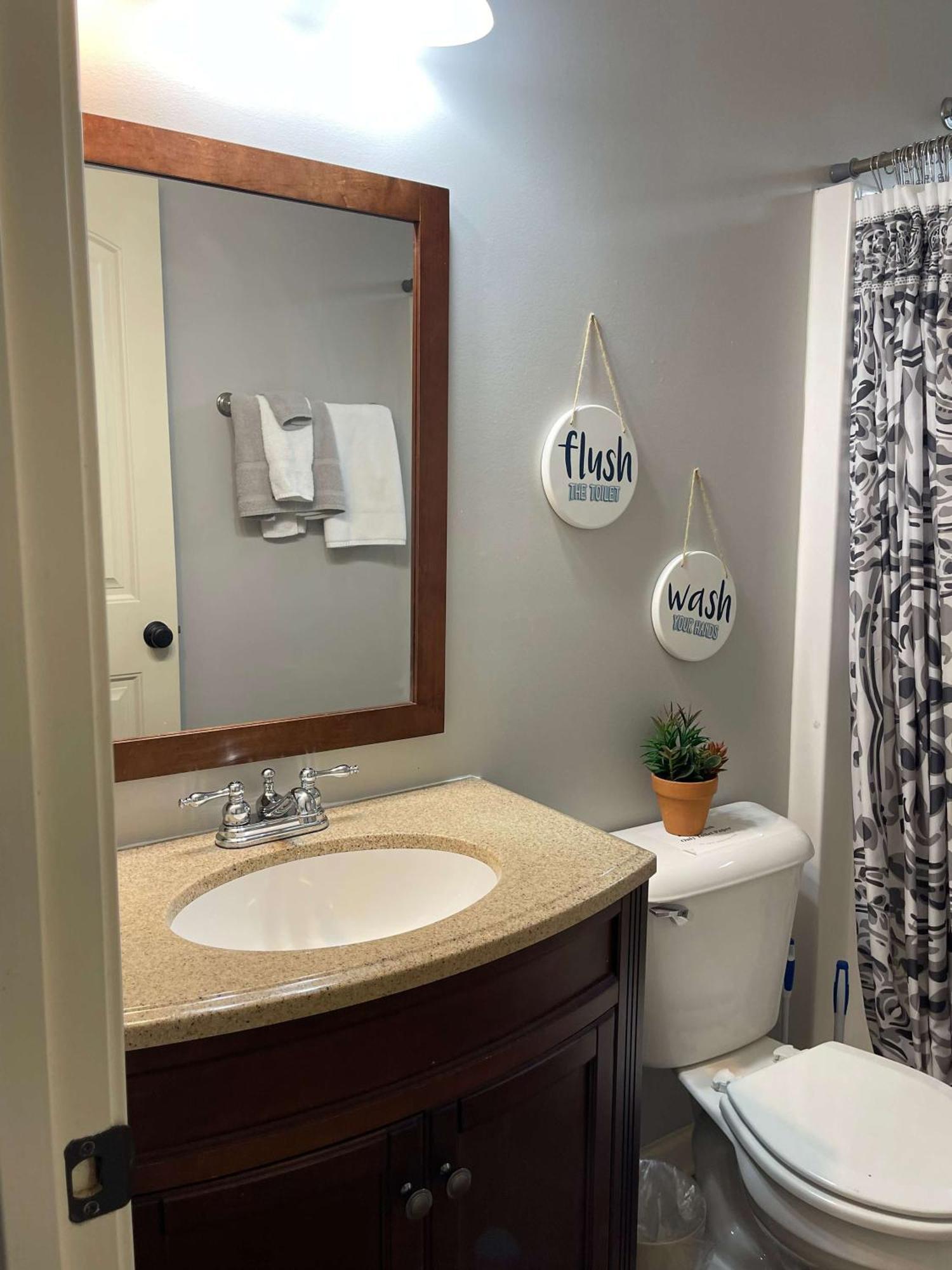 The Campbell Carriage House Apartment คลาร์กส์วิลล์ ภายนอก รูปภาพ